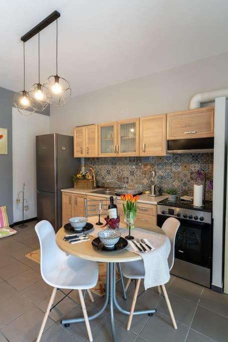 Elenis Cozy Apartment ลาริซา ภายนอก รูปภาพ