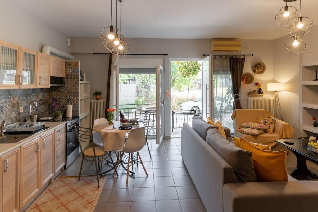 Elenis Cozy Apartment ลาริซา ภายนอก รูปภาพ
